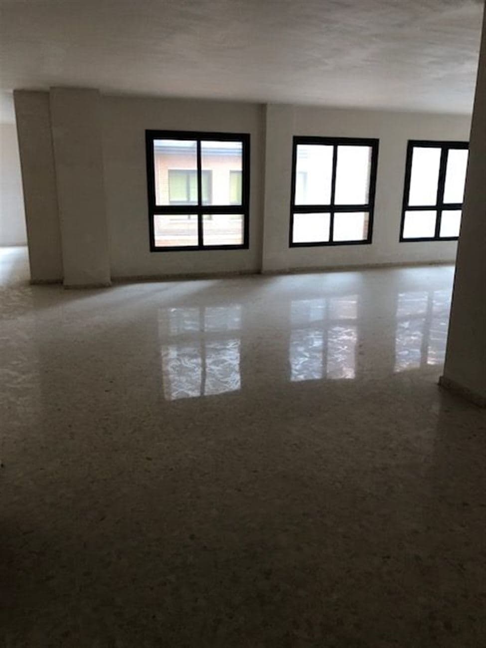 ALQUILER DE ENTRESUELO - Foto 3