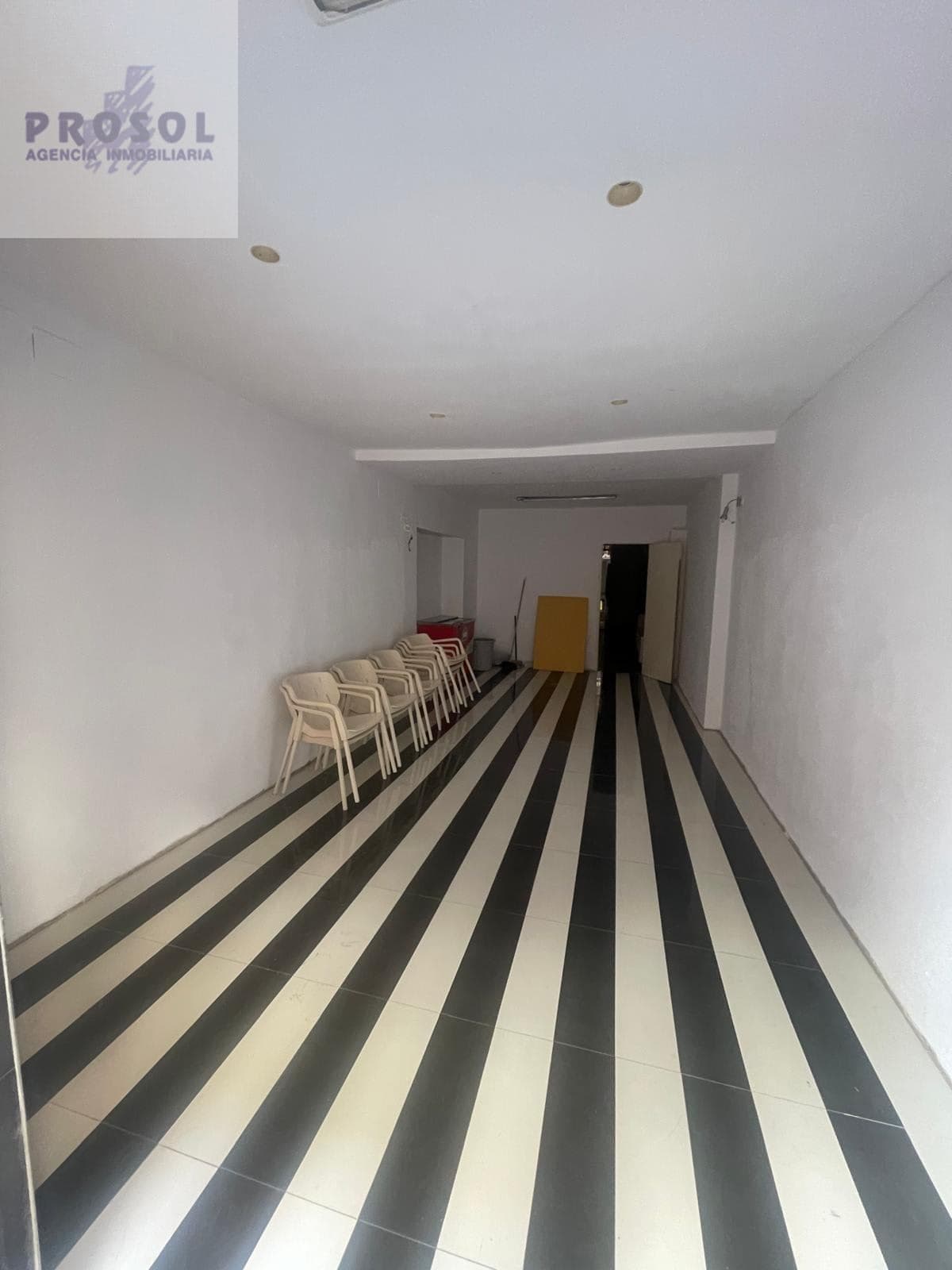 ALQUILER LOCAL COMERCIAL EN CENTRO - Foto 2