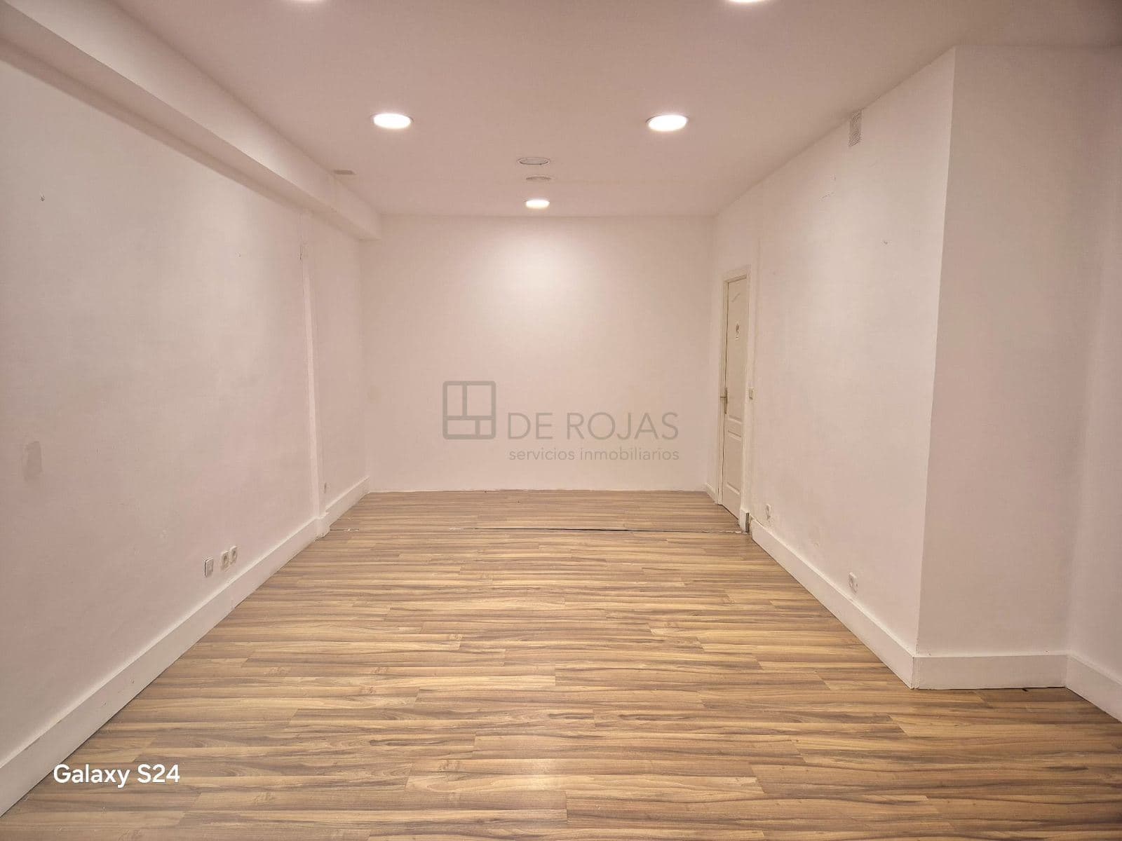 OPORTUNIDAD OFICINA EN CHAMBERÌ - Foto 1