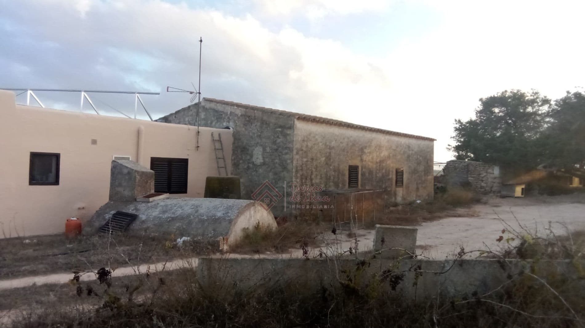 Finca Rústica con 2 Anexos y Parcela en Formentera - Foto 1