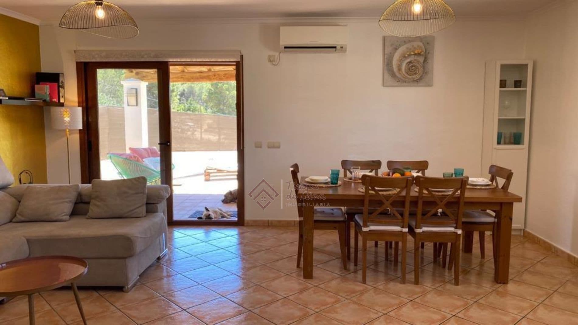 Chalet con Piscina, Trastero y Garajes en Santa Eulalia - Foto 2