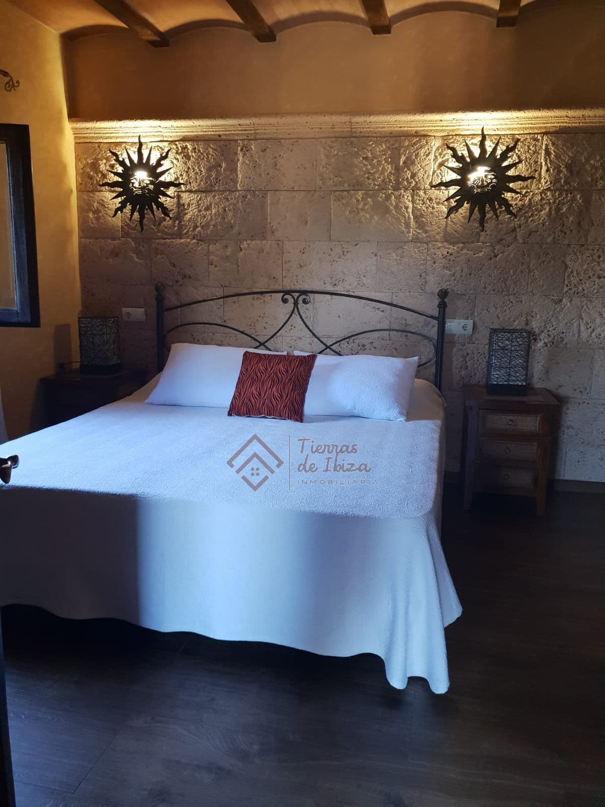 Casa Rural en Alquiler de Larga Duración en Cala Xarraca (San Juan) - Foto 1