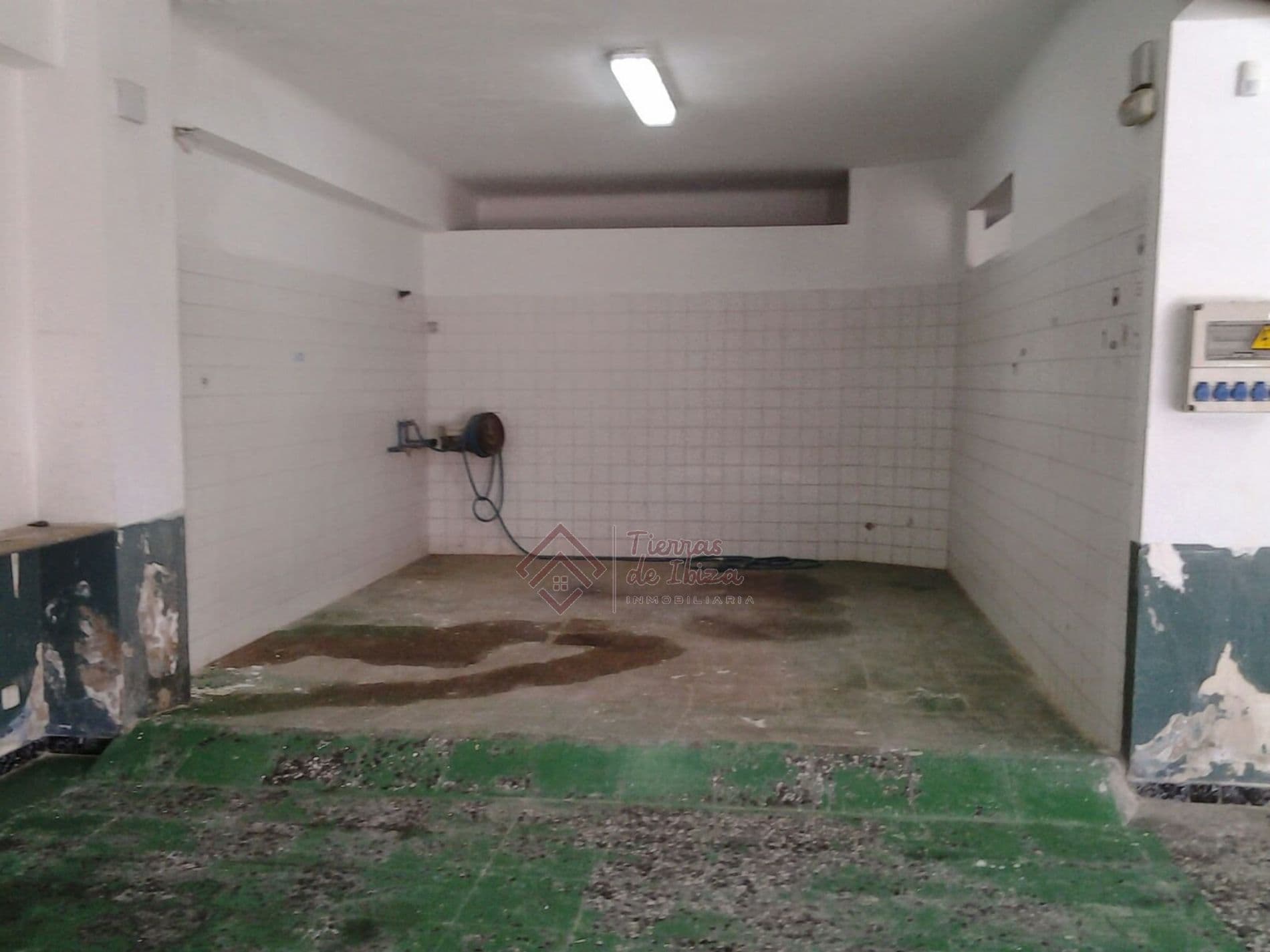 Local Comercial con Múltiples Posibilidades en Cap Martinet - Foto 5