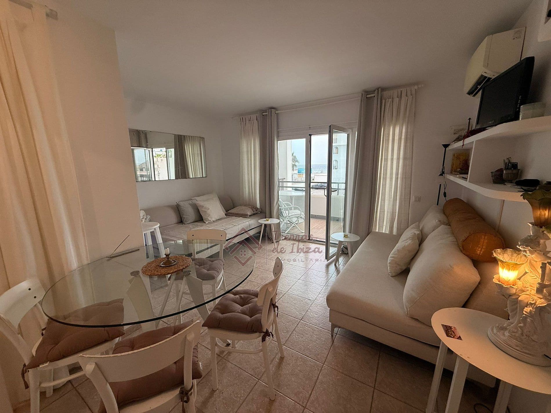 Apartamento en 1º Línea de Mar en Playa d´en Bossa-Alquiler Temporal - Foto 1