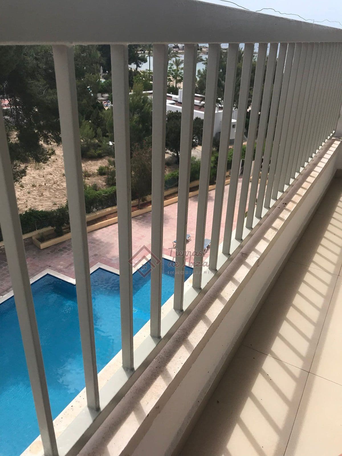 Apartamento en 1º Línea de Mar en Cala de Bou - Foto 2