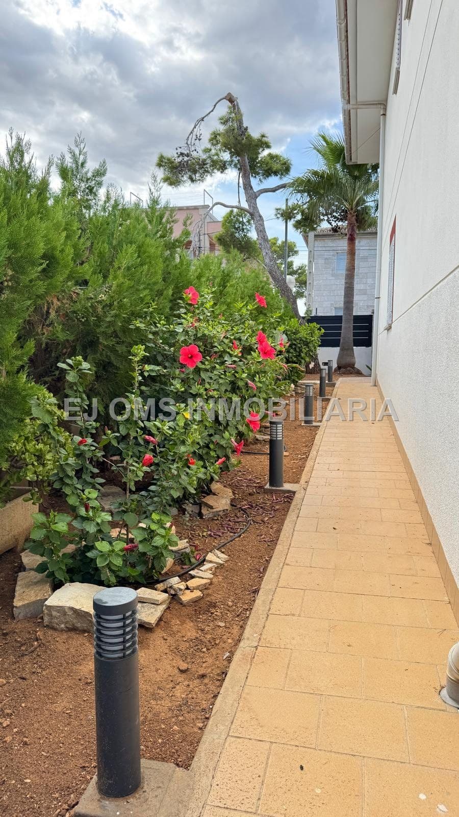 EXCLUSIVA CASA EN ALQUILER ZONA ALCUDIA – 230 m² recién reformada, a 100 metros del mar - Foto 2