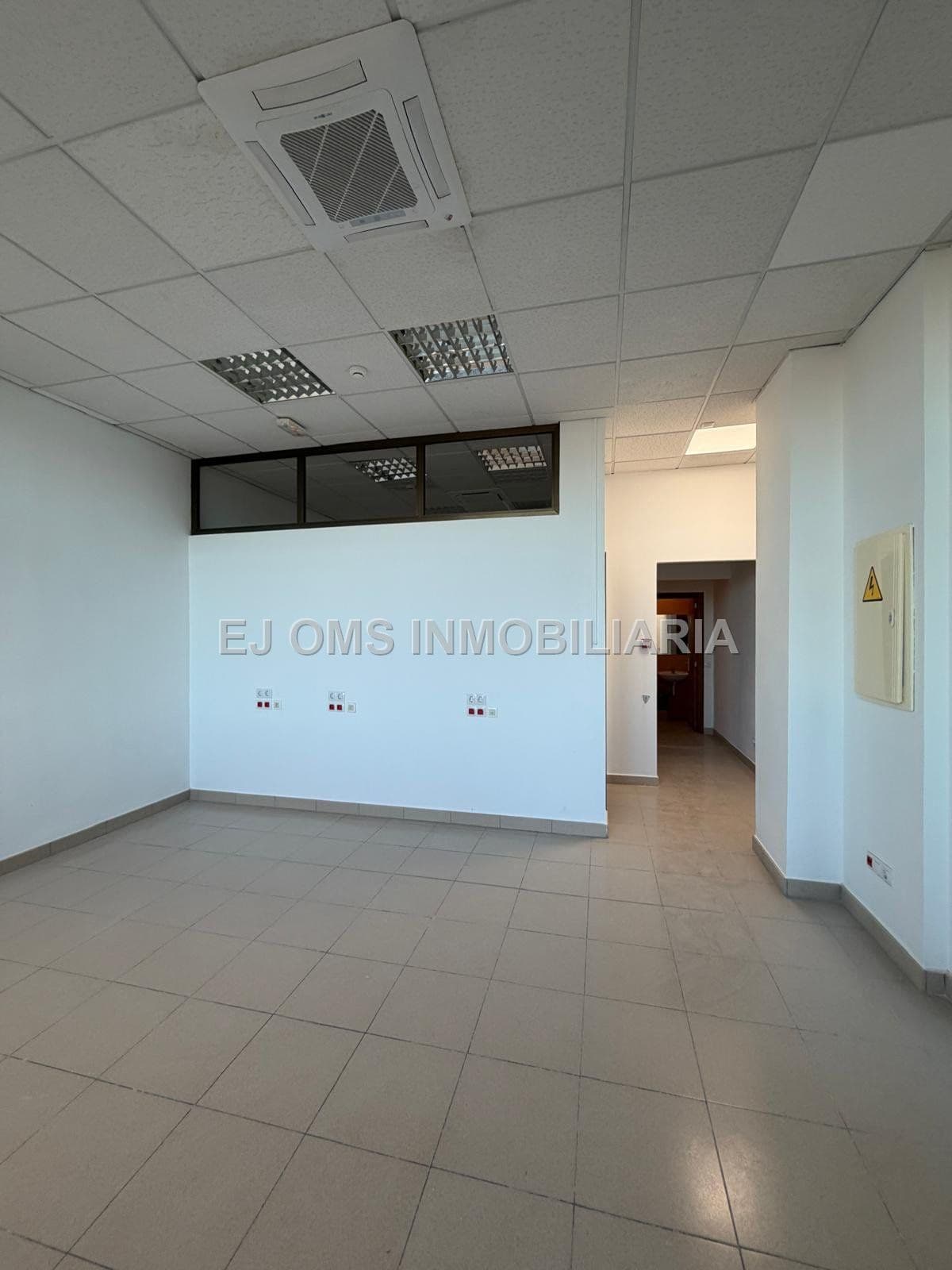 EN ALQUILER OFICINA DIVISIBLE. - Foto 3