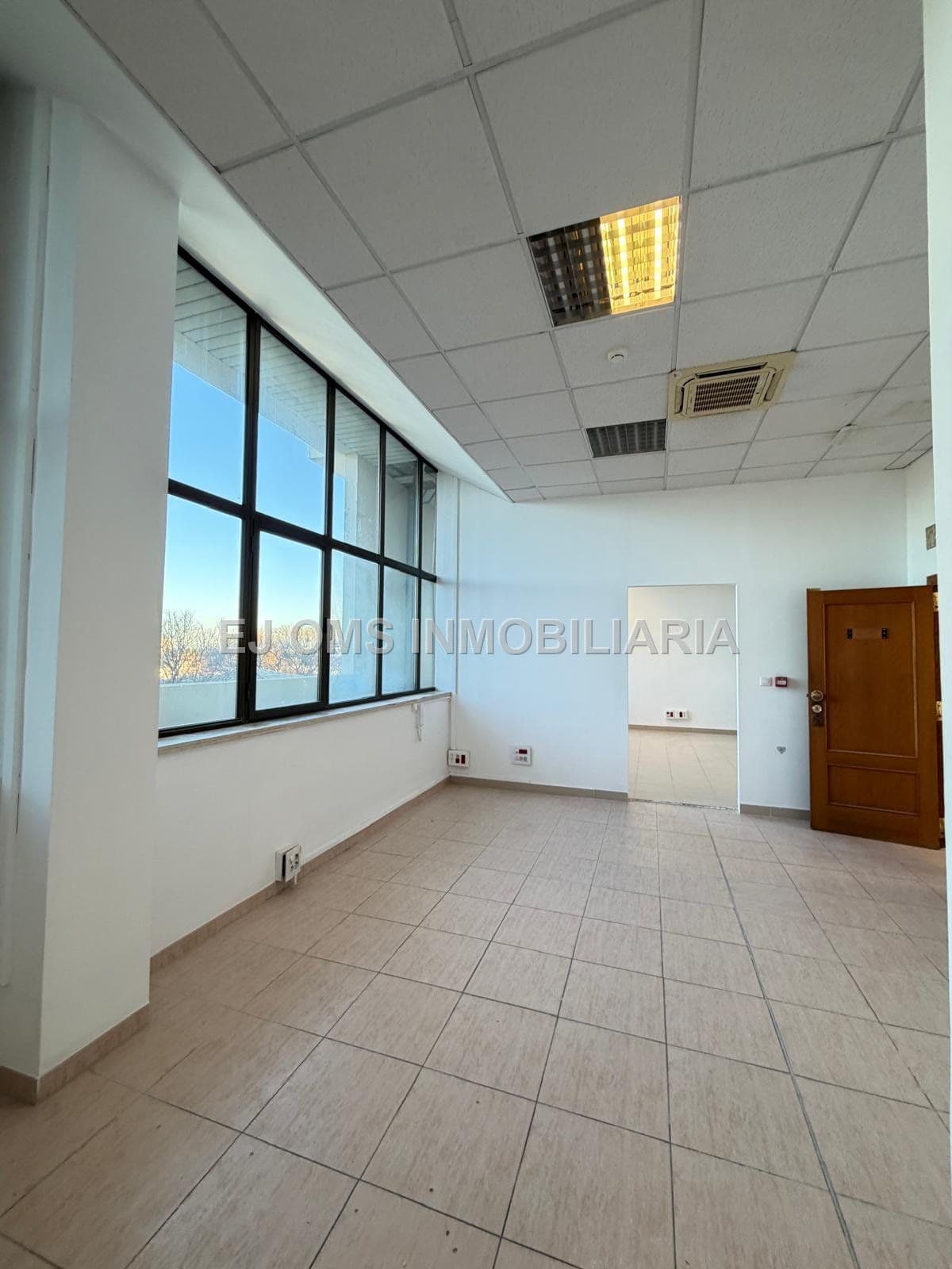 EN ALQUILER OFICINA DIVISIBLE. - Foto 2