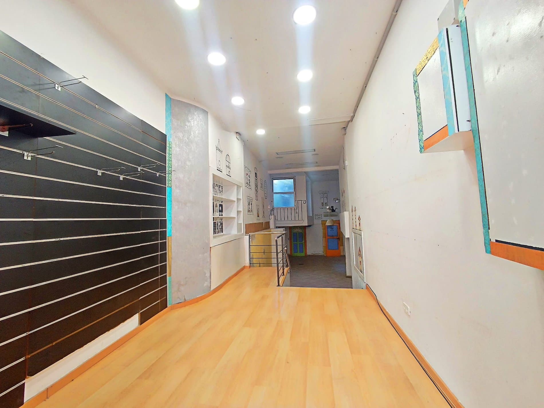 LOCAL EN ALQUILER EN PLENA ZONA COMERCIAL DE MOLINS DE REI - Foto 3