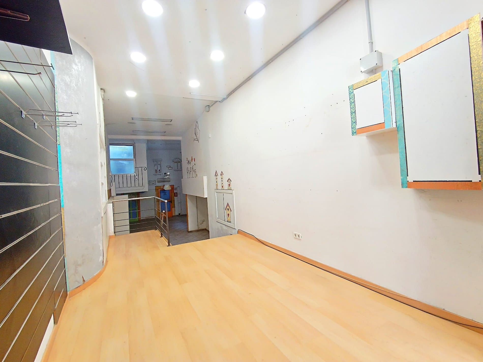 LOCAL EN ALQUILER EN PLENA ZONA COMERCIAL DE MOLINS DE REI - Foto 5