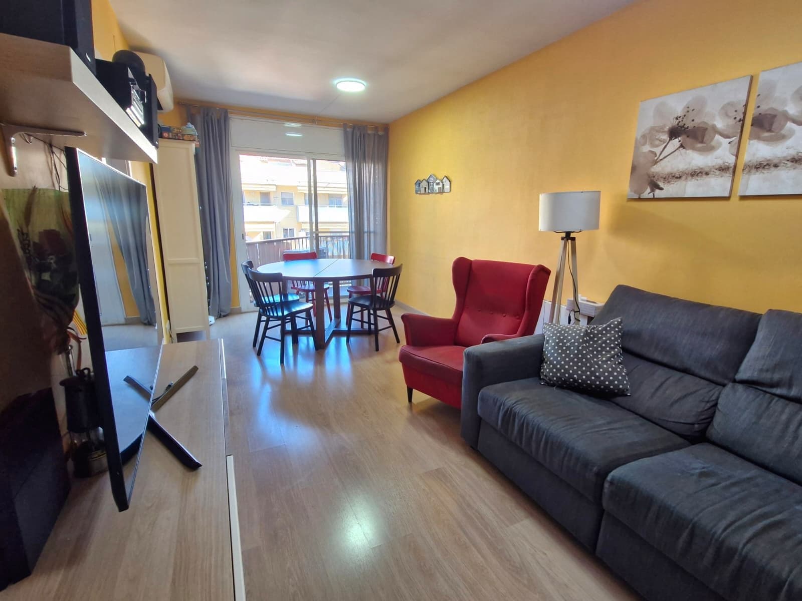 DÚPLEX CON PLAZA DE APARCAMIENTO - Foto 2