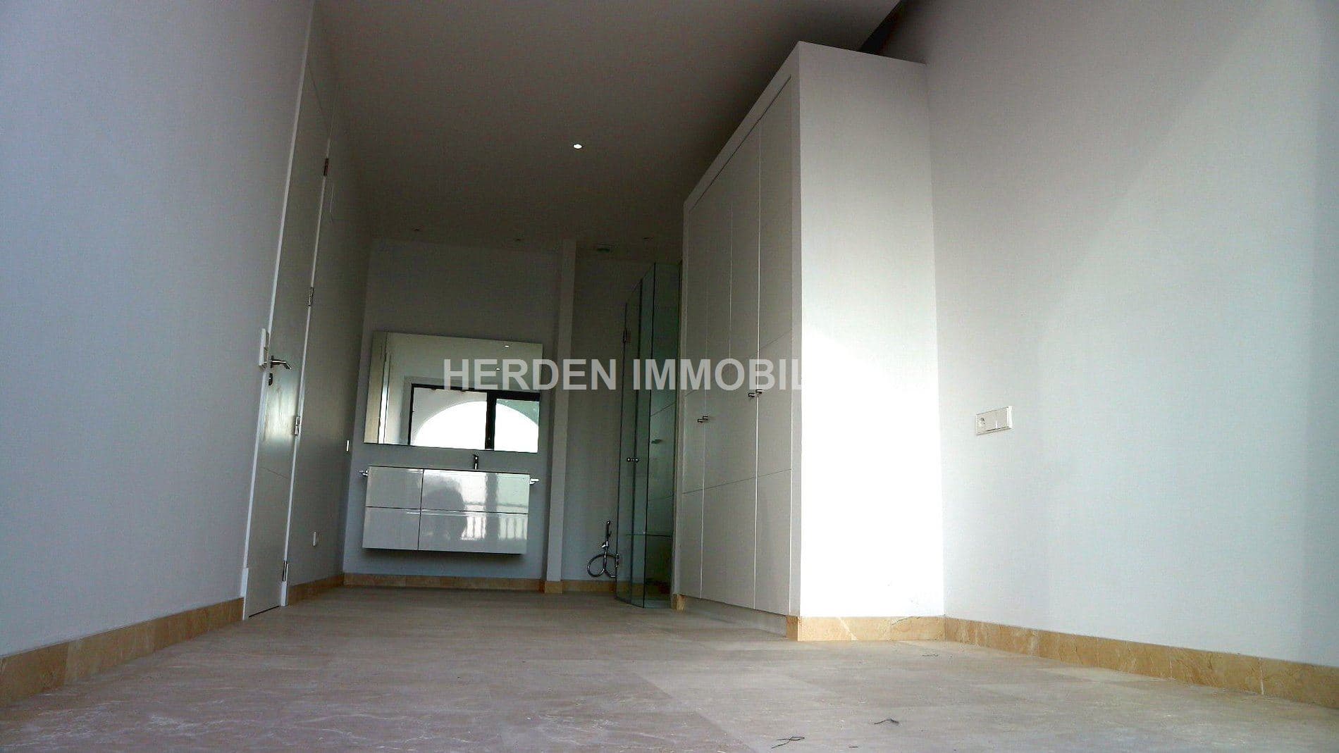 ALQUILER LARGA TEMPORADA PISO PLANTA BAJA PRIMERA LINEA MAR CIUDAD JARDIN PALMA DE MALLORCA - Foto 5