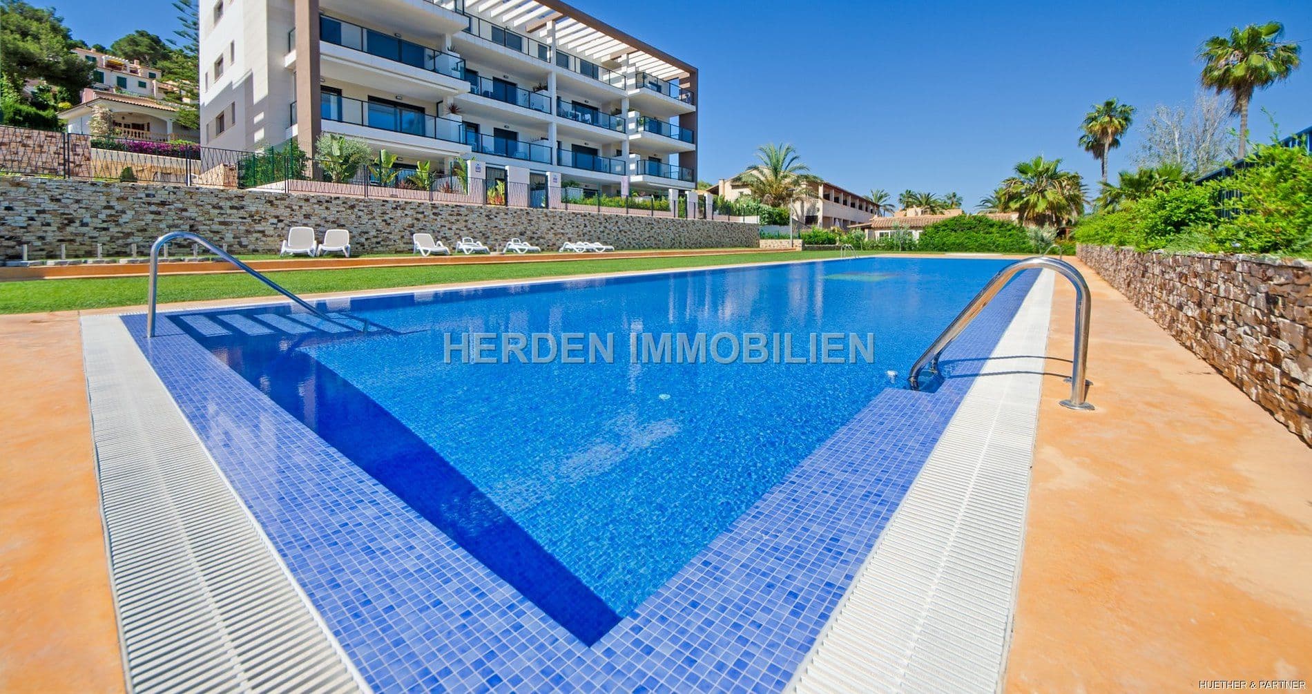 EXCLUSIVO APARTAMENTO DE DISEÑO EN FONT DE SA CALA CAPDEPERA MALLORCA EN VENTA - Foto 1