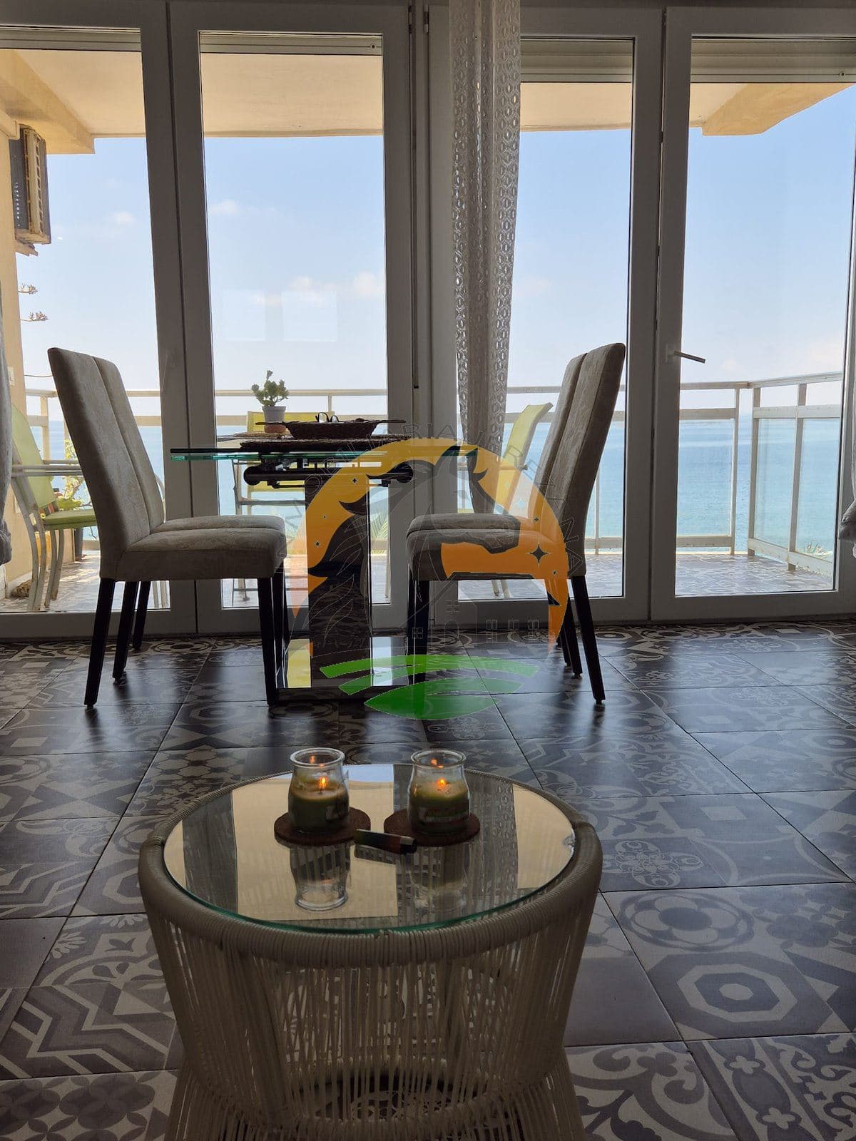 PRECIOSO PISO EN PRIMERA LINEA DE PLAYA - Foto 4