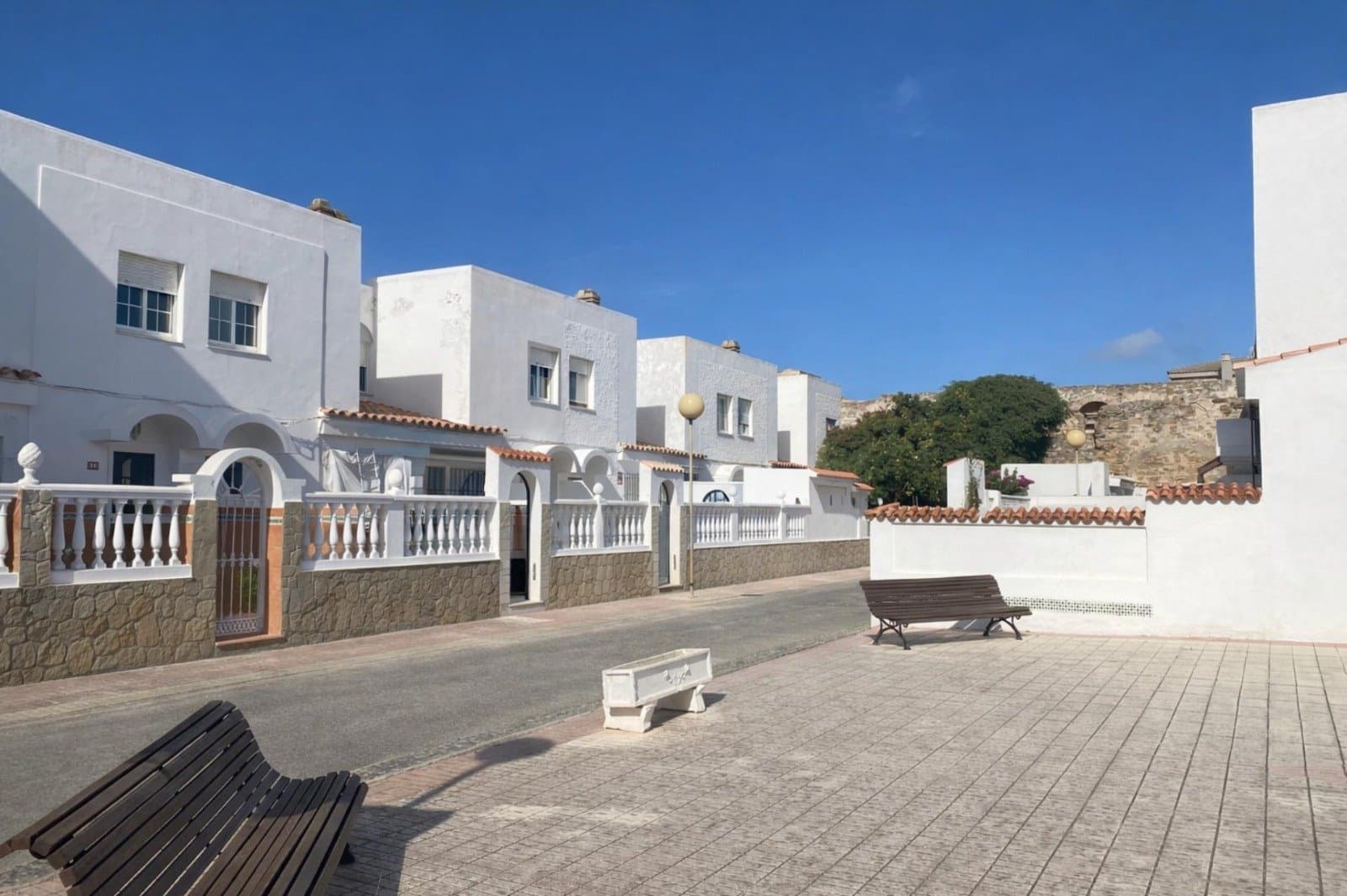 Luz, Diseño y Vida en el Corazón de Tarifa: Tu Nuevo Hogar Entre Dos Mares.- - Foto 3