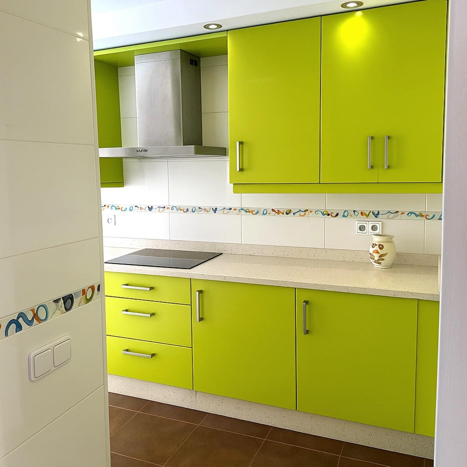 Luz, Diseño y Vida en el Corazón de Tarifa: Tu Nuevo Hogar Entre Dos Mares.- - Foto 5