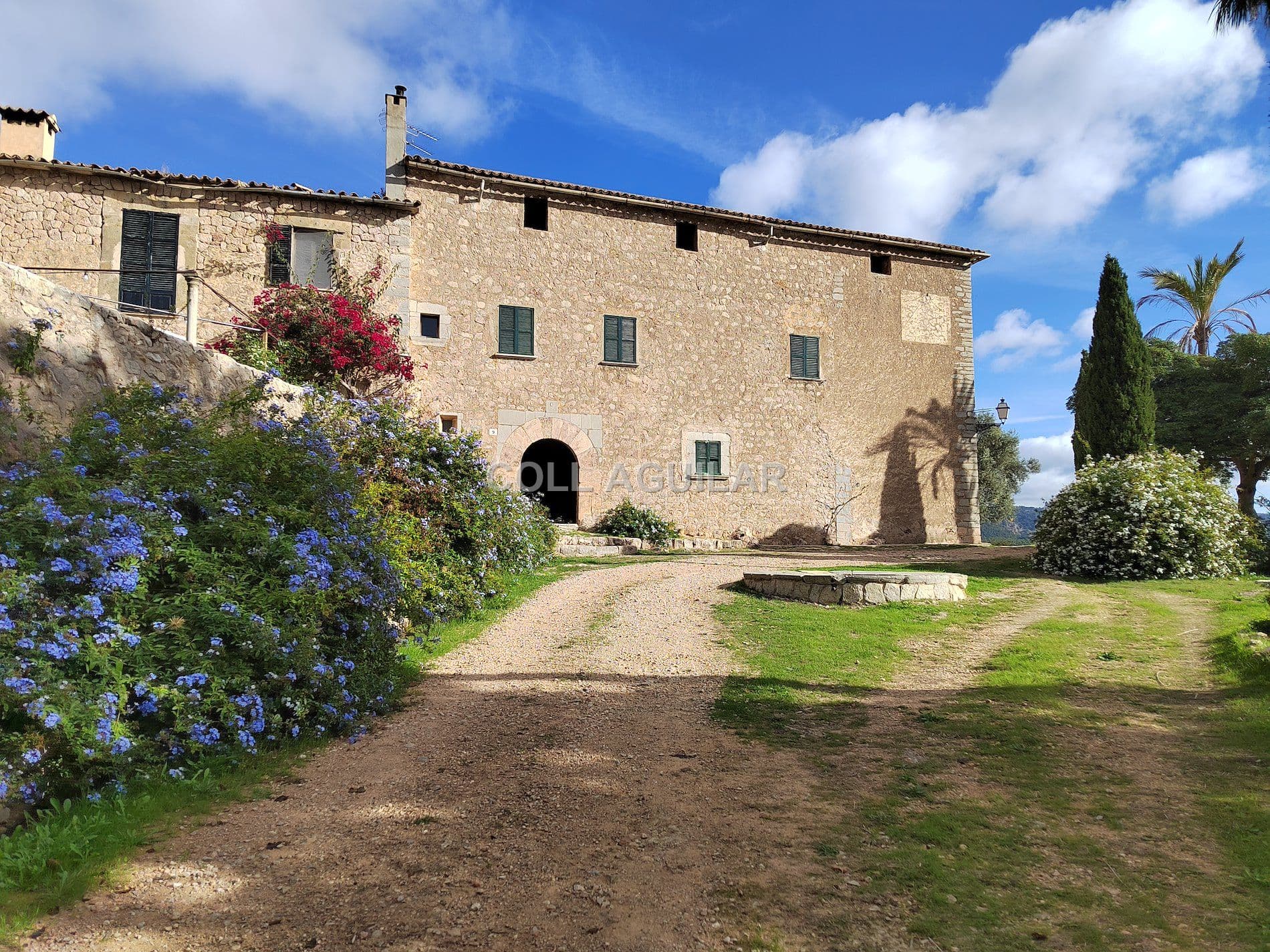 ESPECTACULAR POSSESION MALLORQUINA  EN ESPORLAS  500.000 m2 - Foto 1