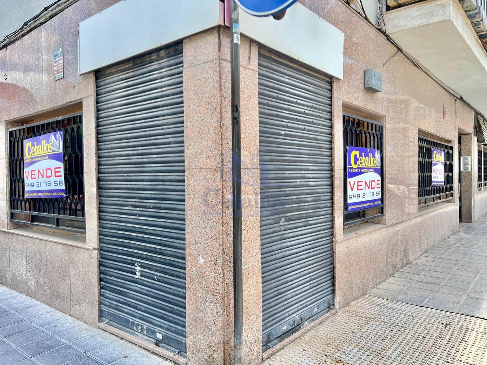 🍽️ ¡Oportunidad Única! Local Bar en Plena Zona Comercial – Ideal para Emprender o Invertir - Foto 3