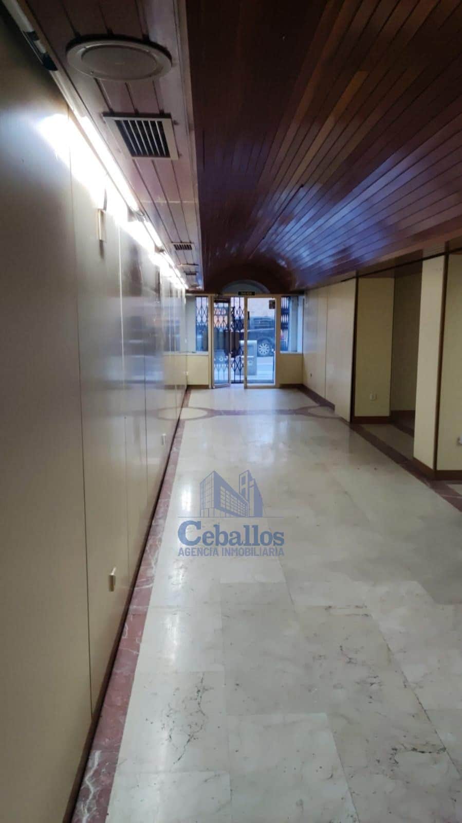 Local comercial - Guadalajara - Foto 1
