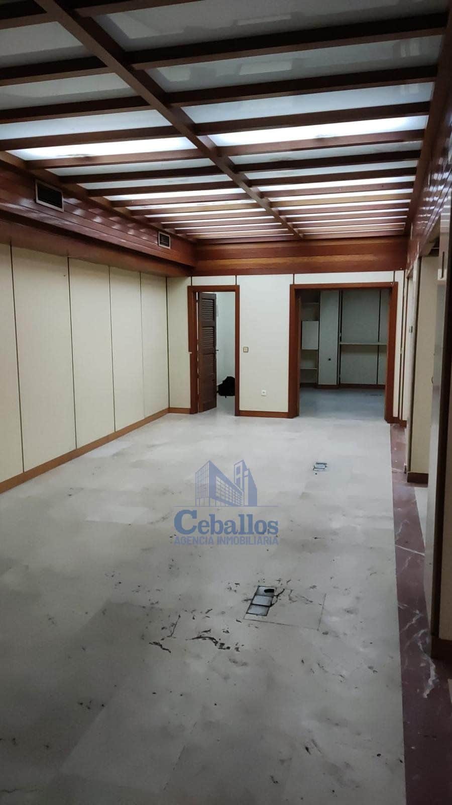 Local comercial en alquiler en Guadalajara - Foto 3