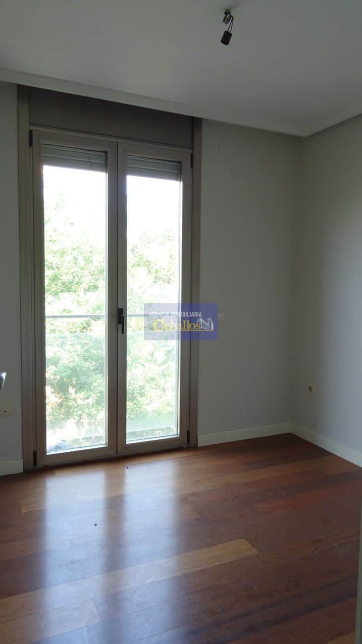 🏙️ AMPLIO PISO CÉNTRICO – En el Corazón de la Ciudad, Espacio, Luz y Comodidad - Foto 2