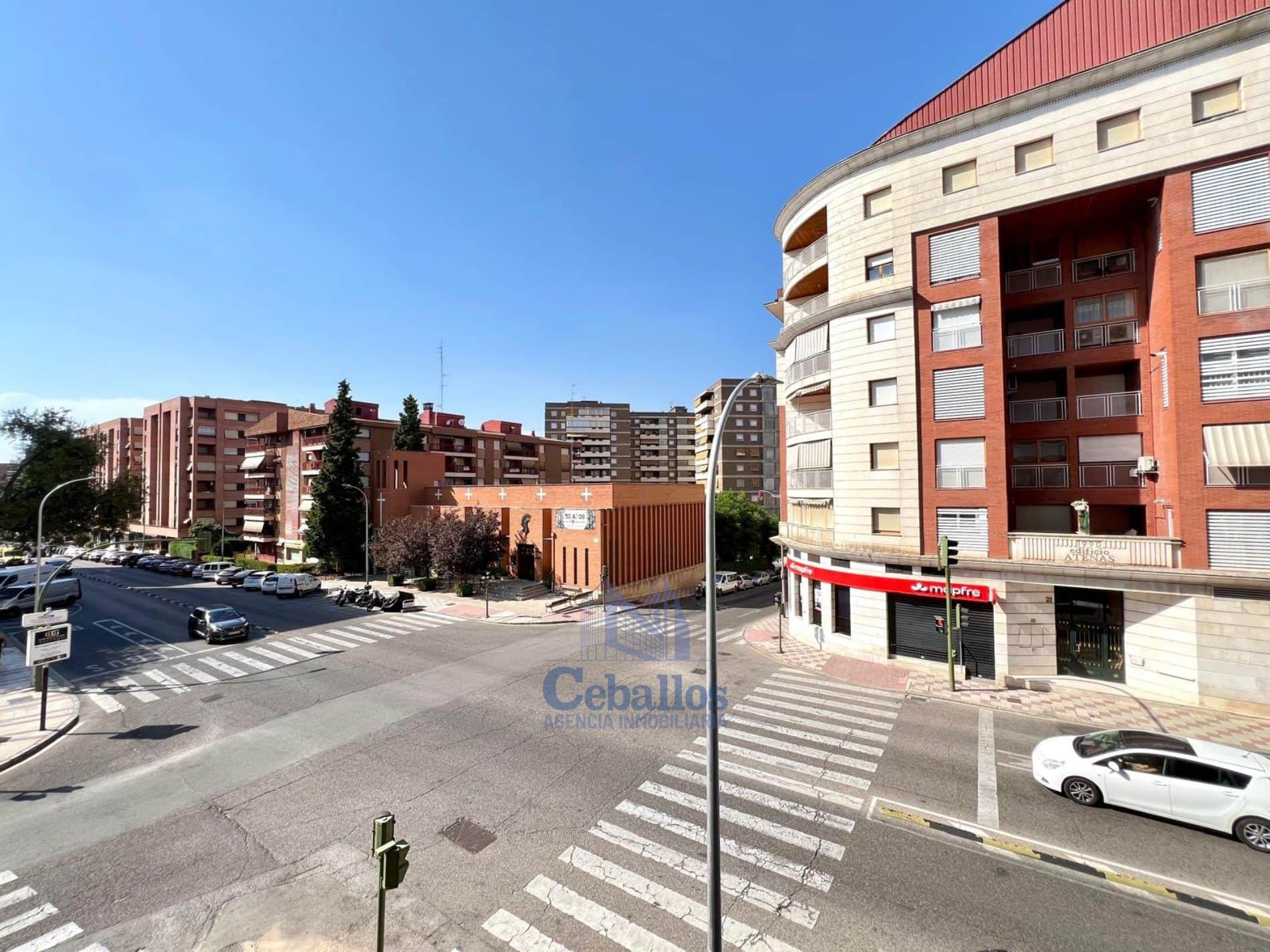 Piso en venta en Guadalajara - Foto 1