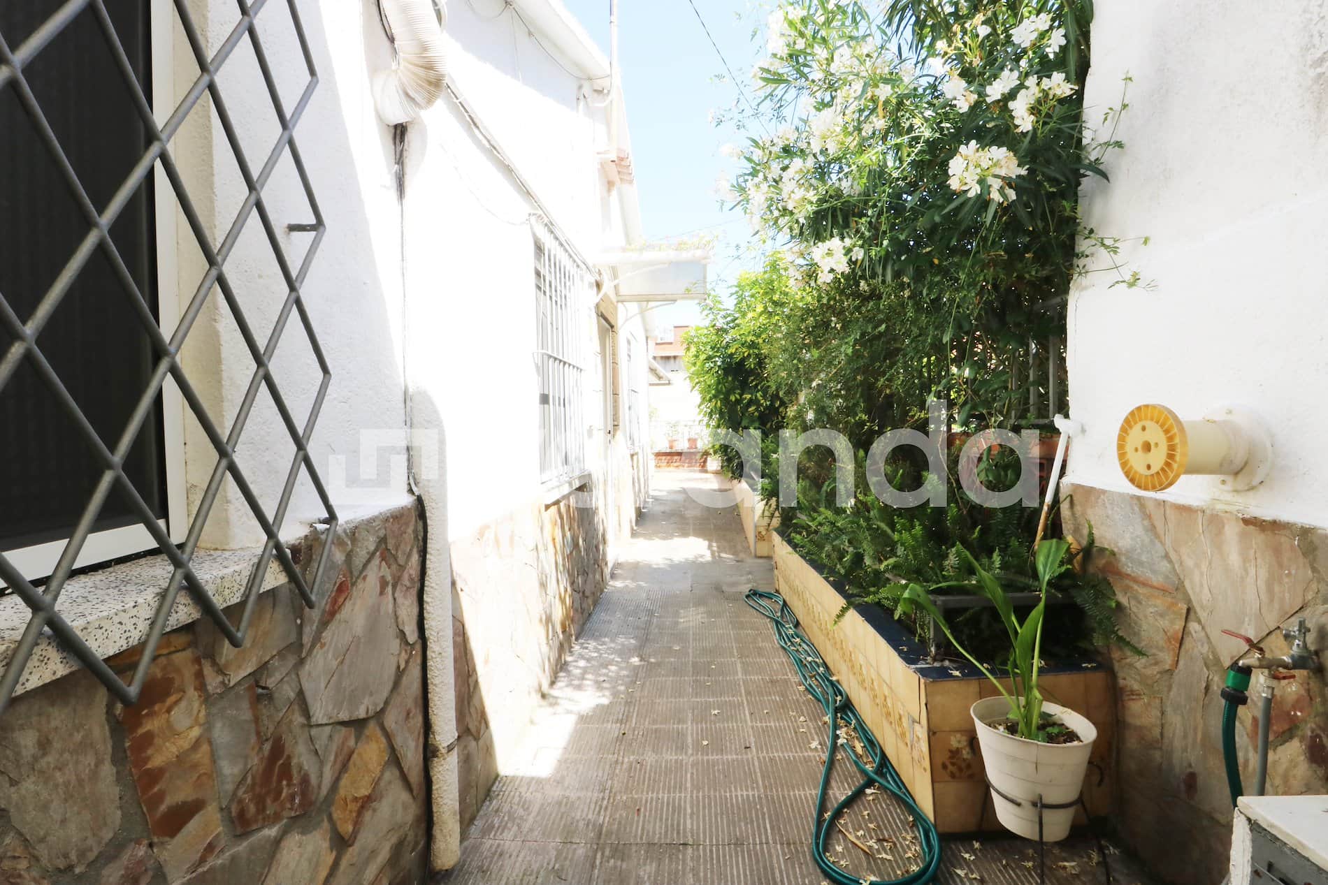 Casa en venta en Montcada I Reixac - Foto 2