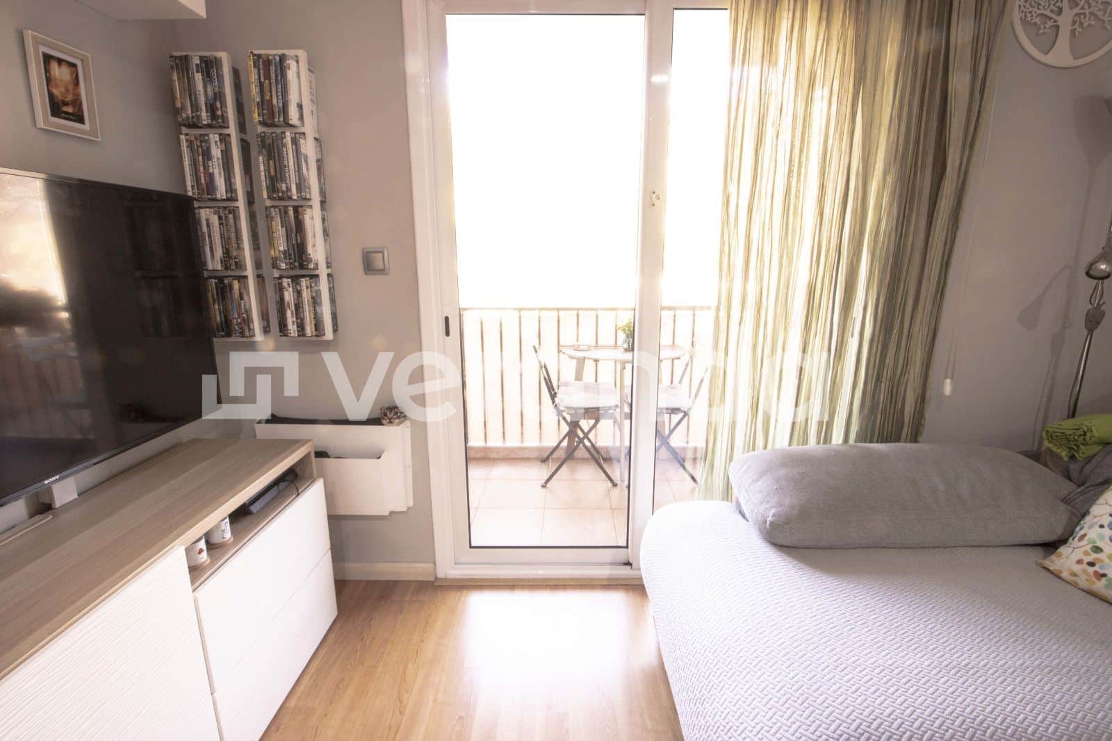 REFORMADO 2 HABITACIONES ASCENSOR Y BALCON - Foto 2