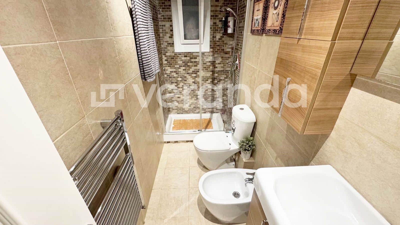 REFORMADO 2 HABITACIONES ASCENSOR Y BALCON - Foto 5