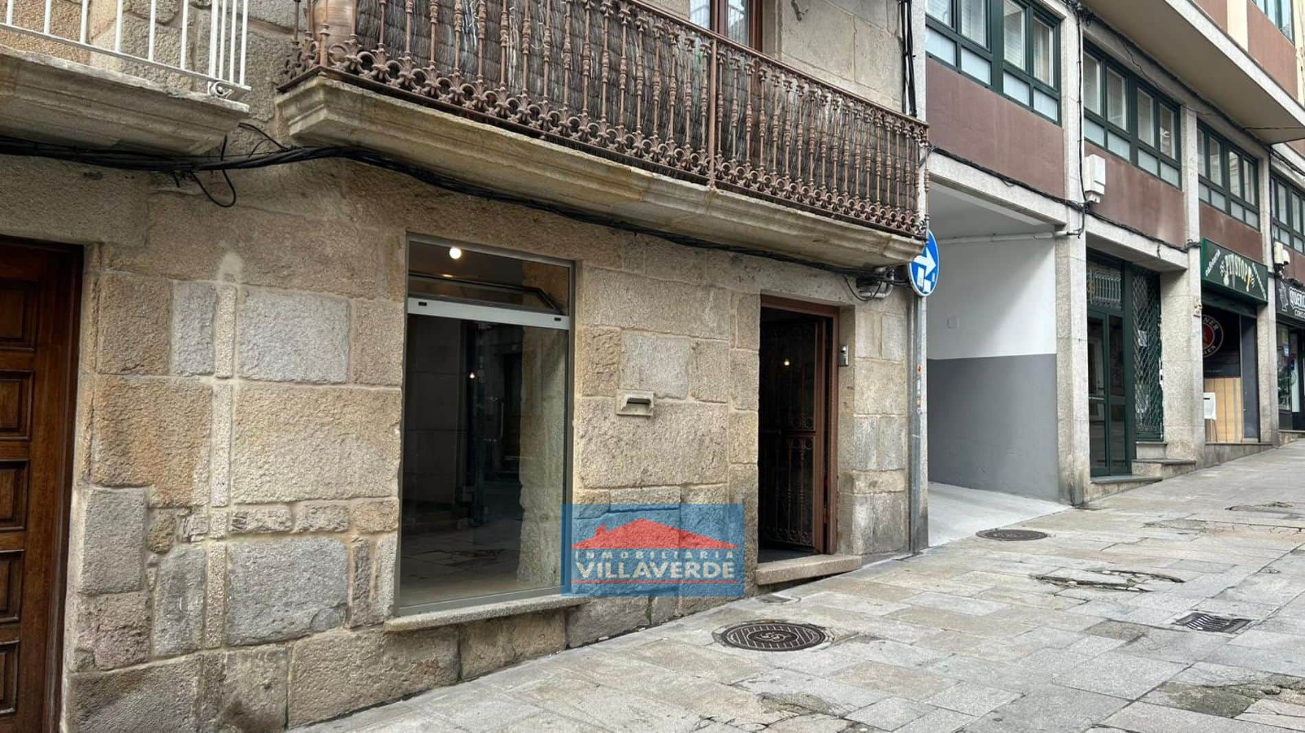 Local comercial en alquiler en Cangas - Foto 2