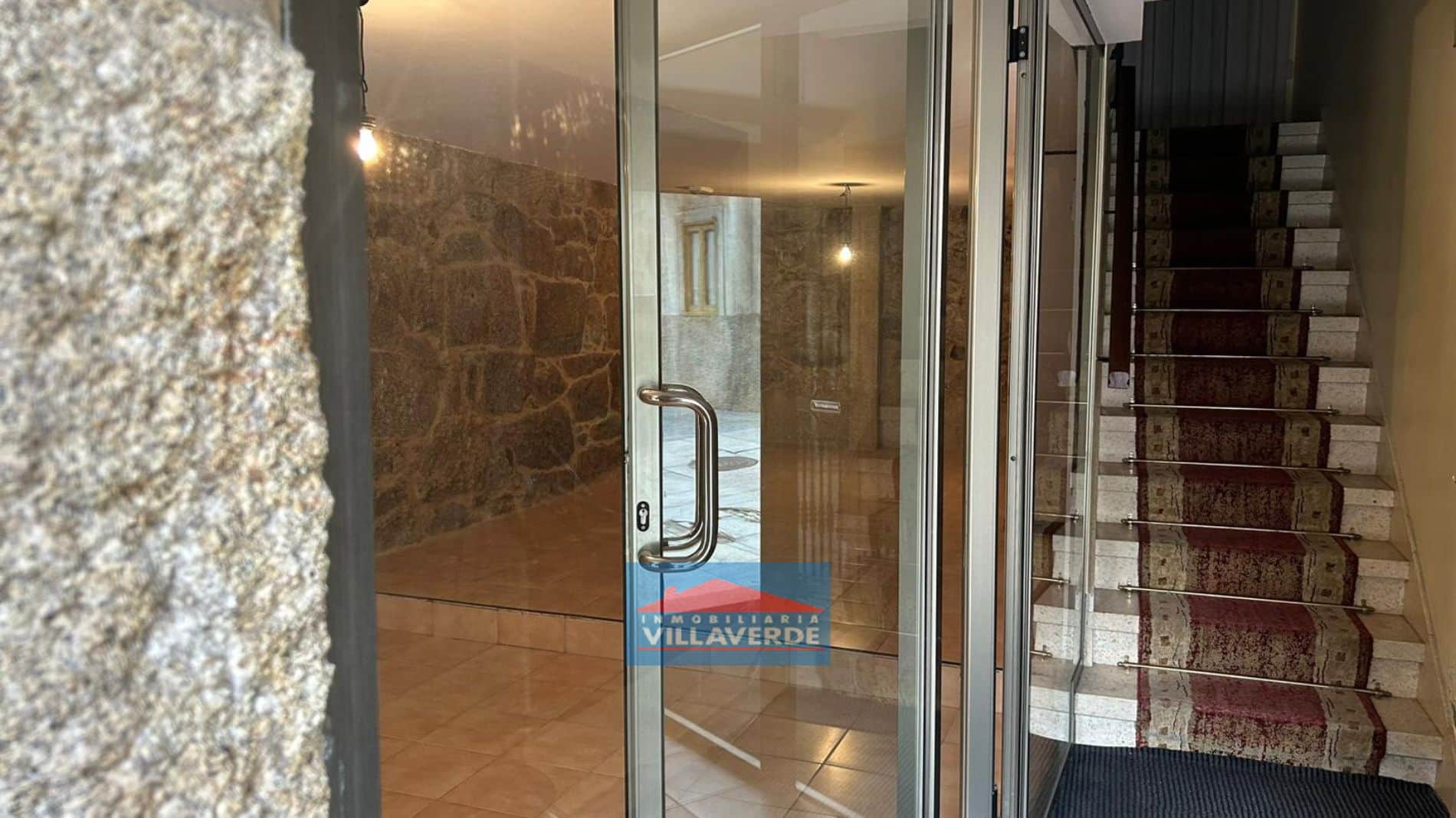 Local comercial en alquiler en Cangas - Foto 4