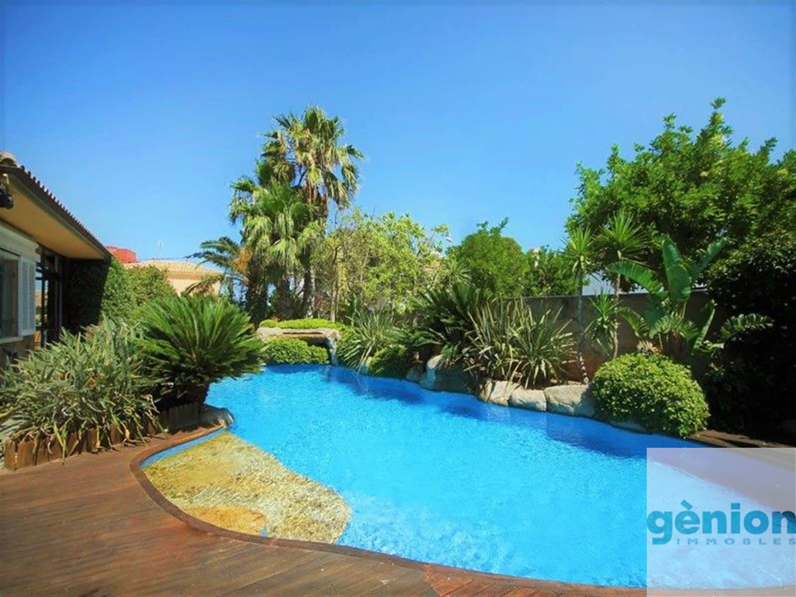 CONJUNTO RESIDENCIAL DE 2 CASAS EN L’ESCALA: 1.372M² DE PCL. Y 878M² CONSTRUIDOS - Foto 4