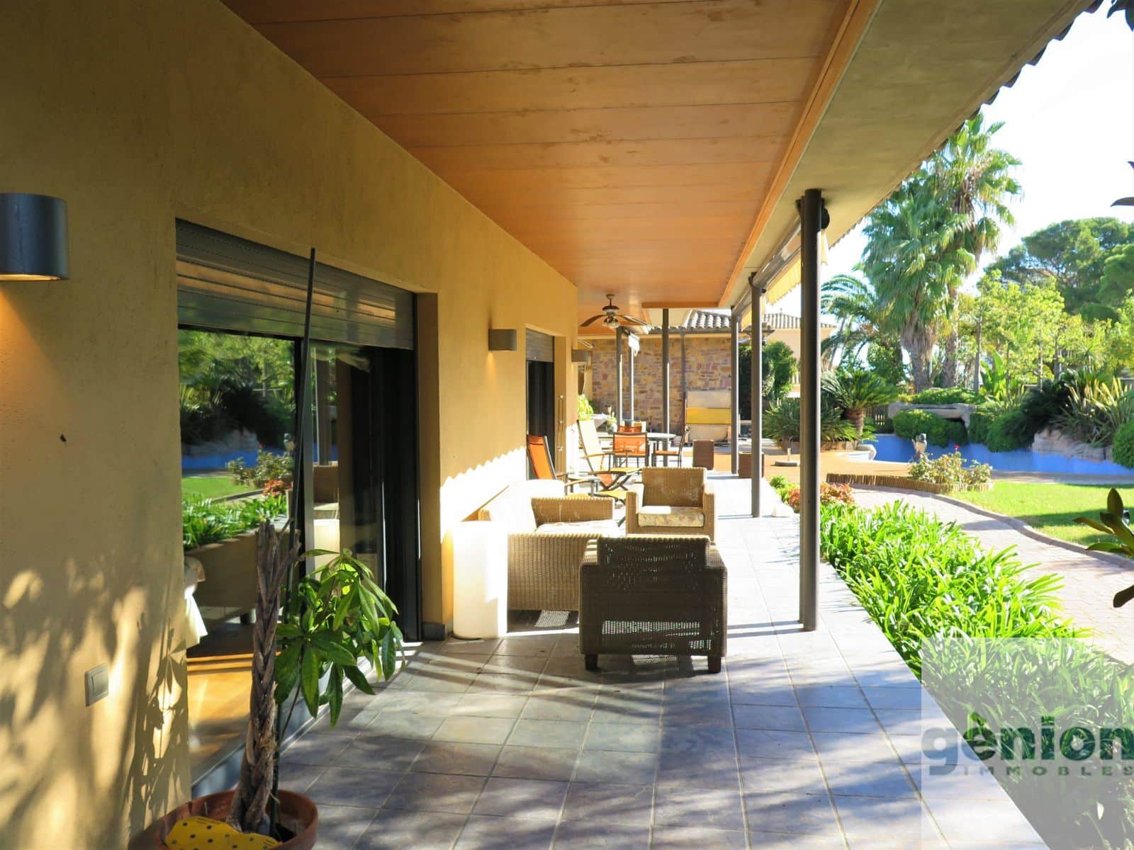 CONJUNTO RESIDENCIAL DE 2 CASAS EN L’ESCALA: 1.372M² DE PCL. Y 878M² CONSTRUIDOS - Foto 3