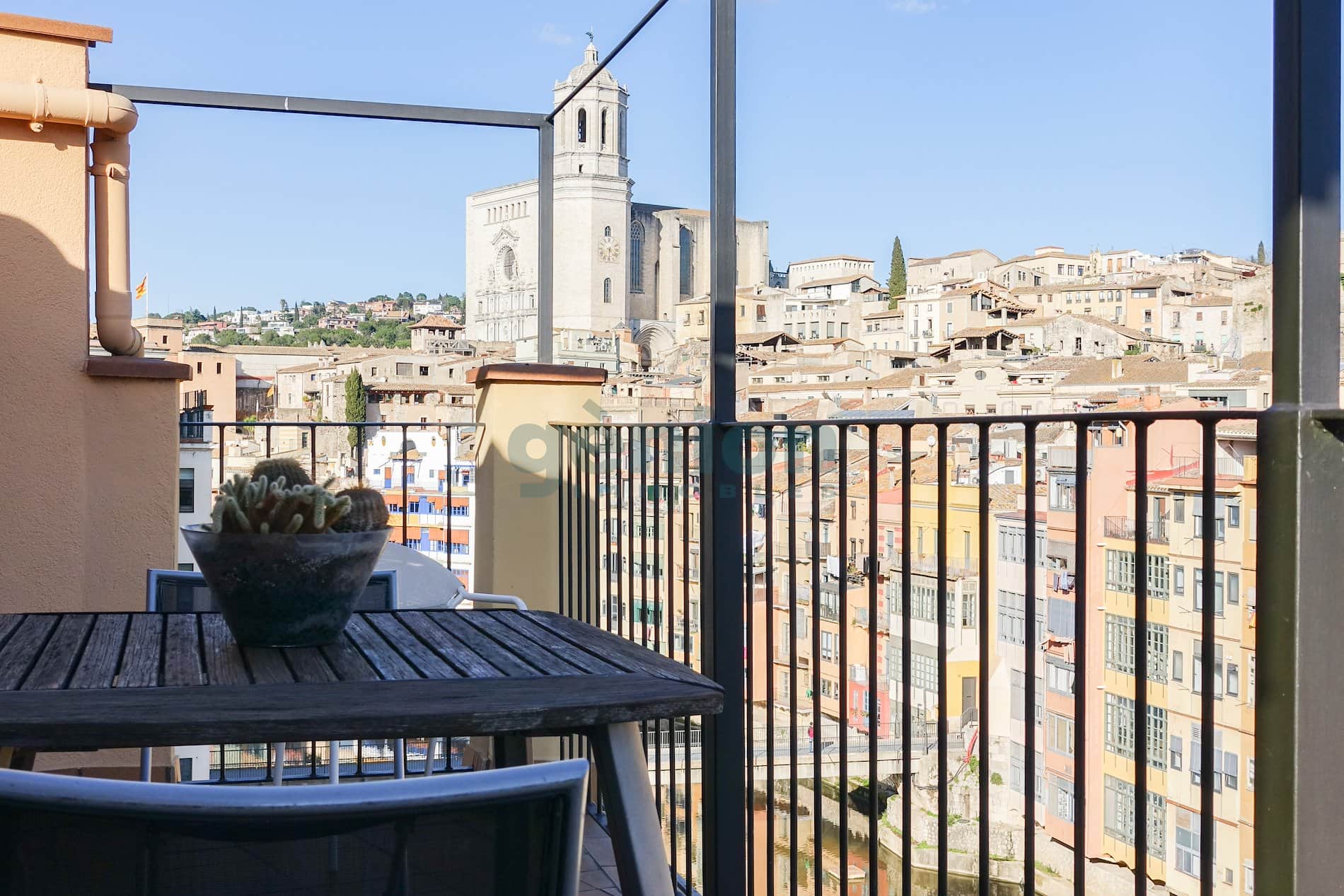 ATICO DUPLEX EN LA CALLE SANTA CLARA, CON VISTAS A LA CATEDRAL Y CASAS DE L’ONYAR - Foto 2