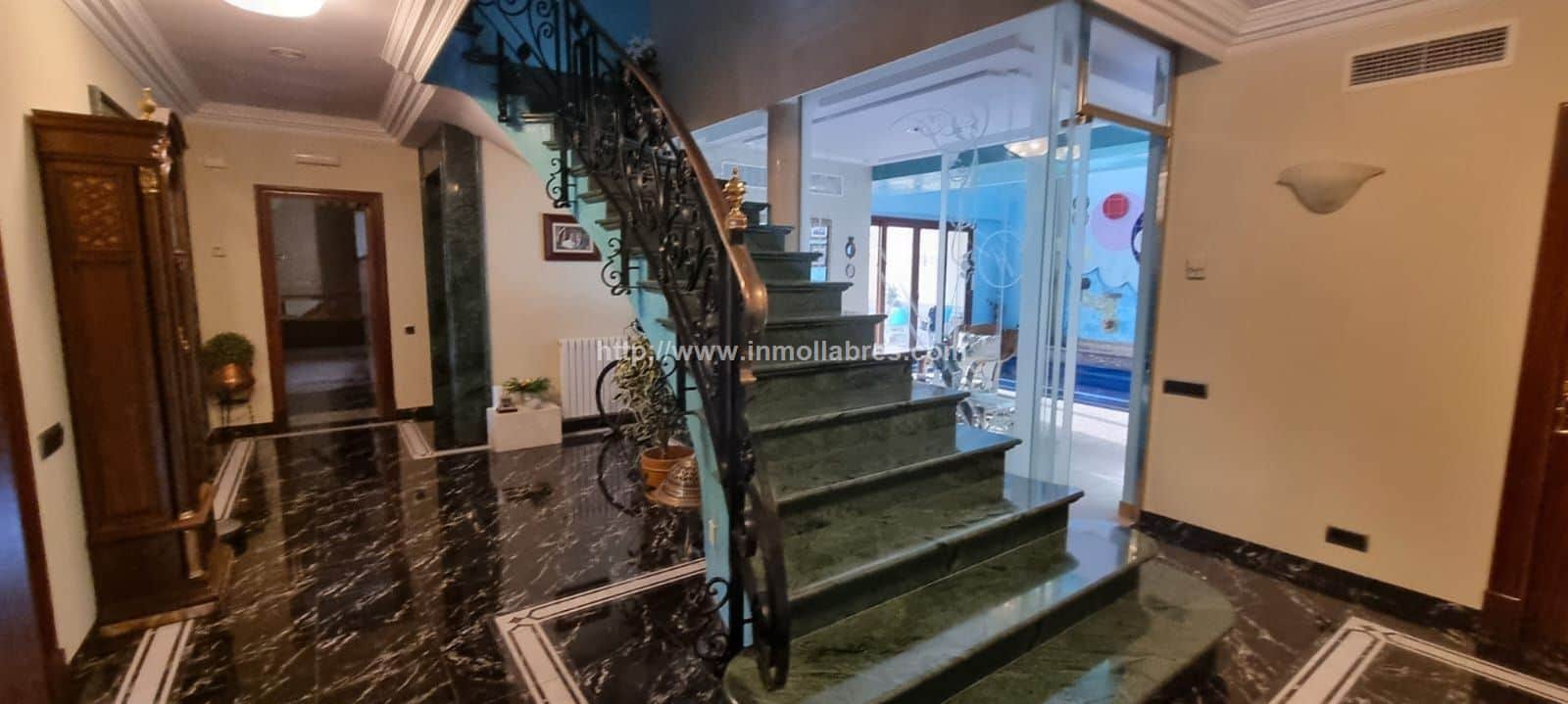 IMPRESIONANTE CASA DE LUJO EN INCA - Foto 3