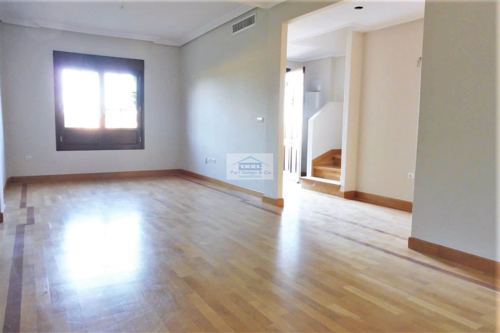 Chalet Adosado con primeras calidades y mejoras. - Foto 2