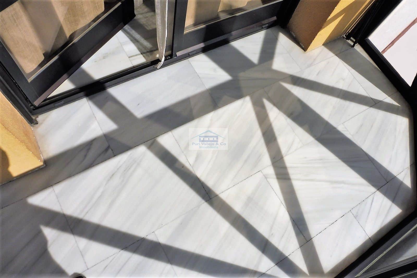 Piso con 4 habitaciones y amplia cocina en Chimeneón. - Foto 3