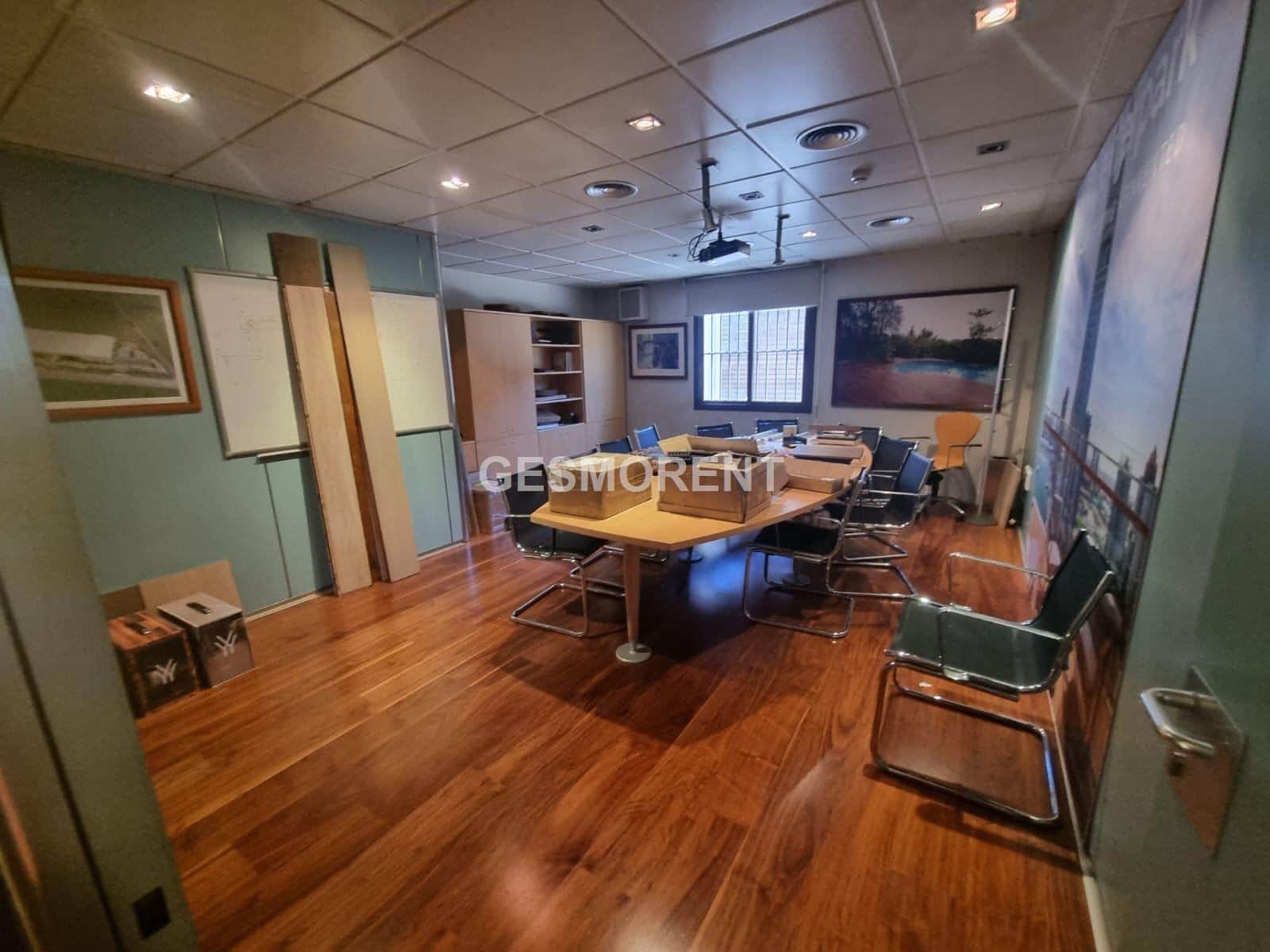 EDIFICIO CORPORATIVO EN VENTA EN CORNELLA DE LLOBREGAT - Foto 3