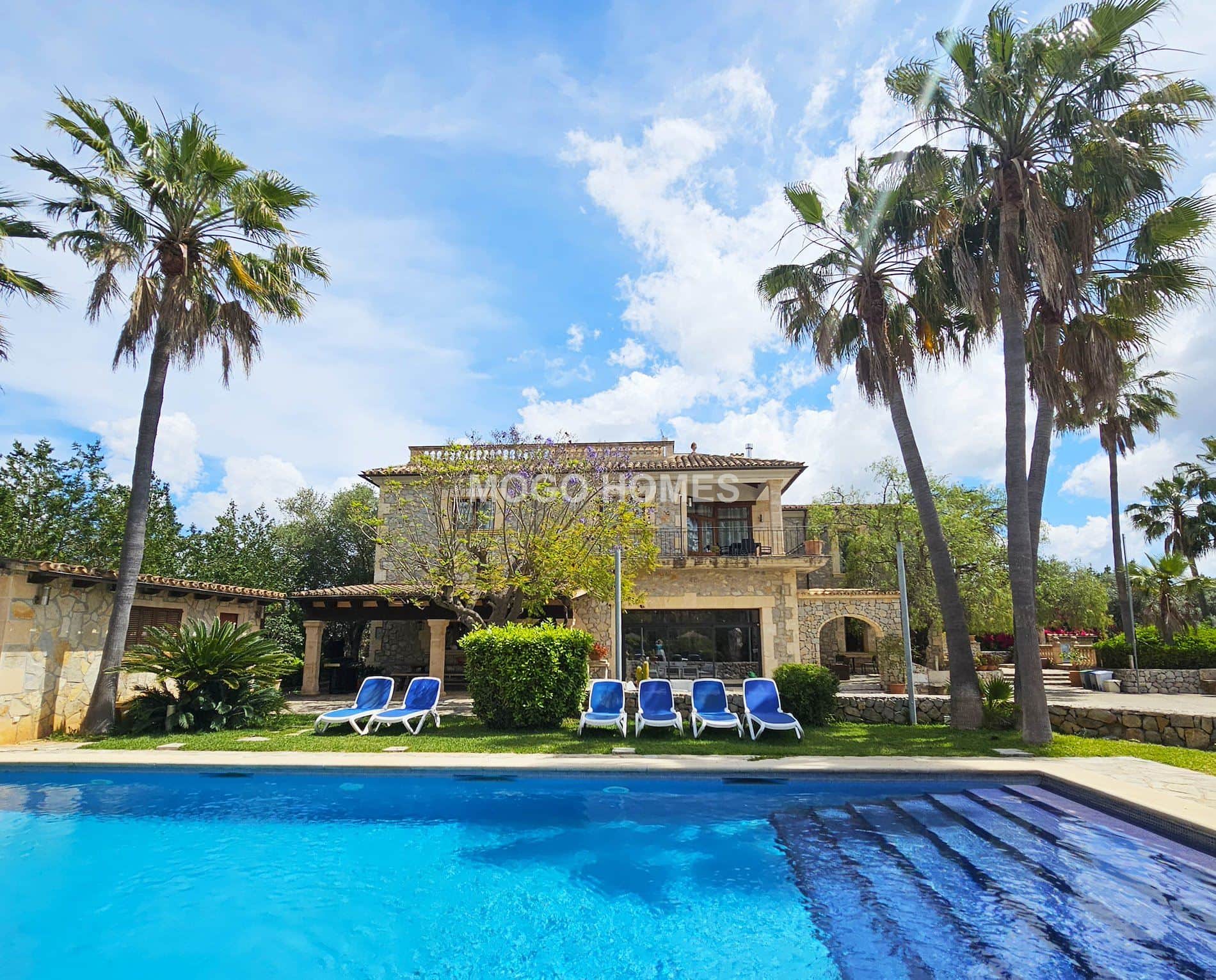 Hermosa casa de piedra con piscina, licencia de alquiler y excelente potencial de ingresos. - Foto 3