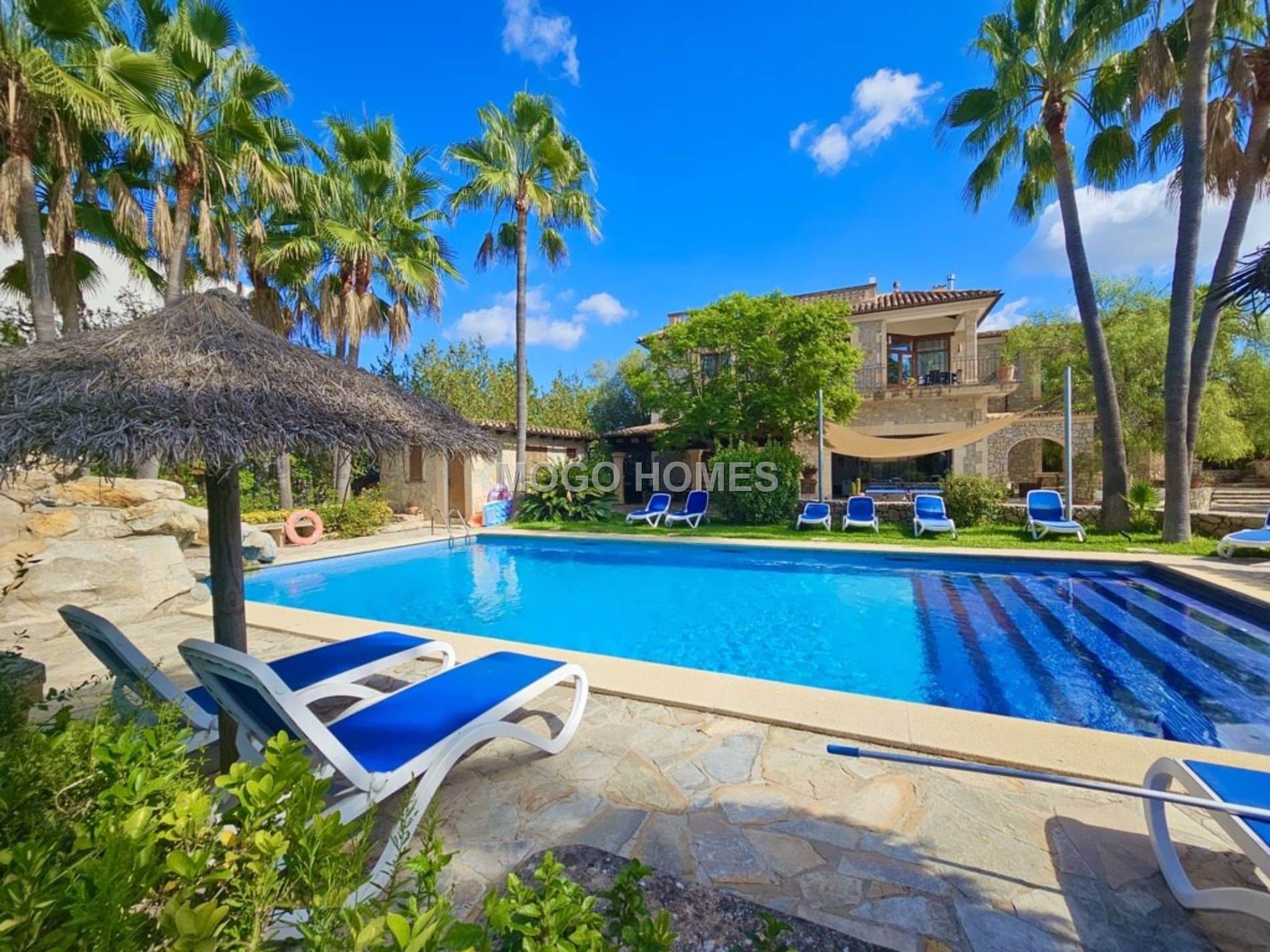 Hermosa casa de piedra con piscina, licencia de alquiler y excelente potencial de ingresos. - Foto 2