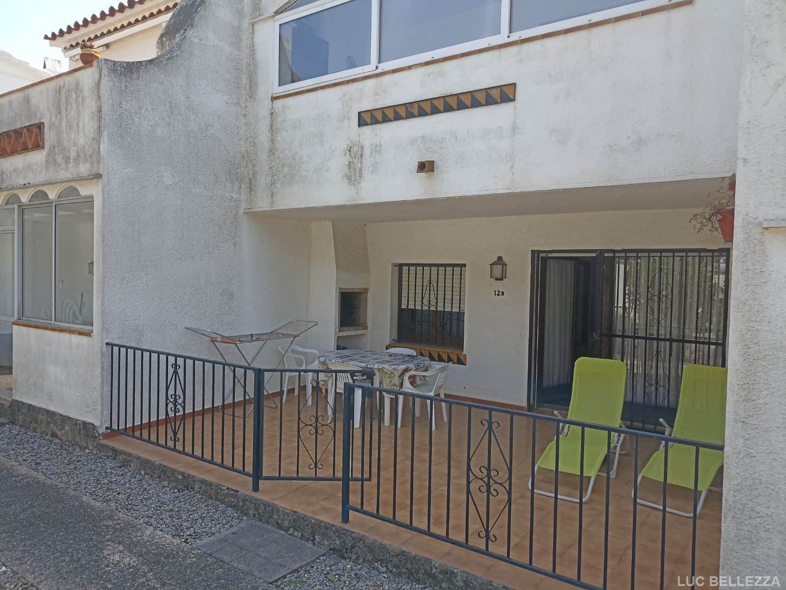 Apartamento con gran terraza y bonita piscina comunitaria - Foto 2