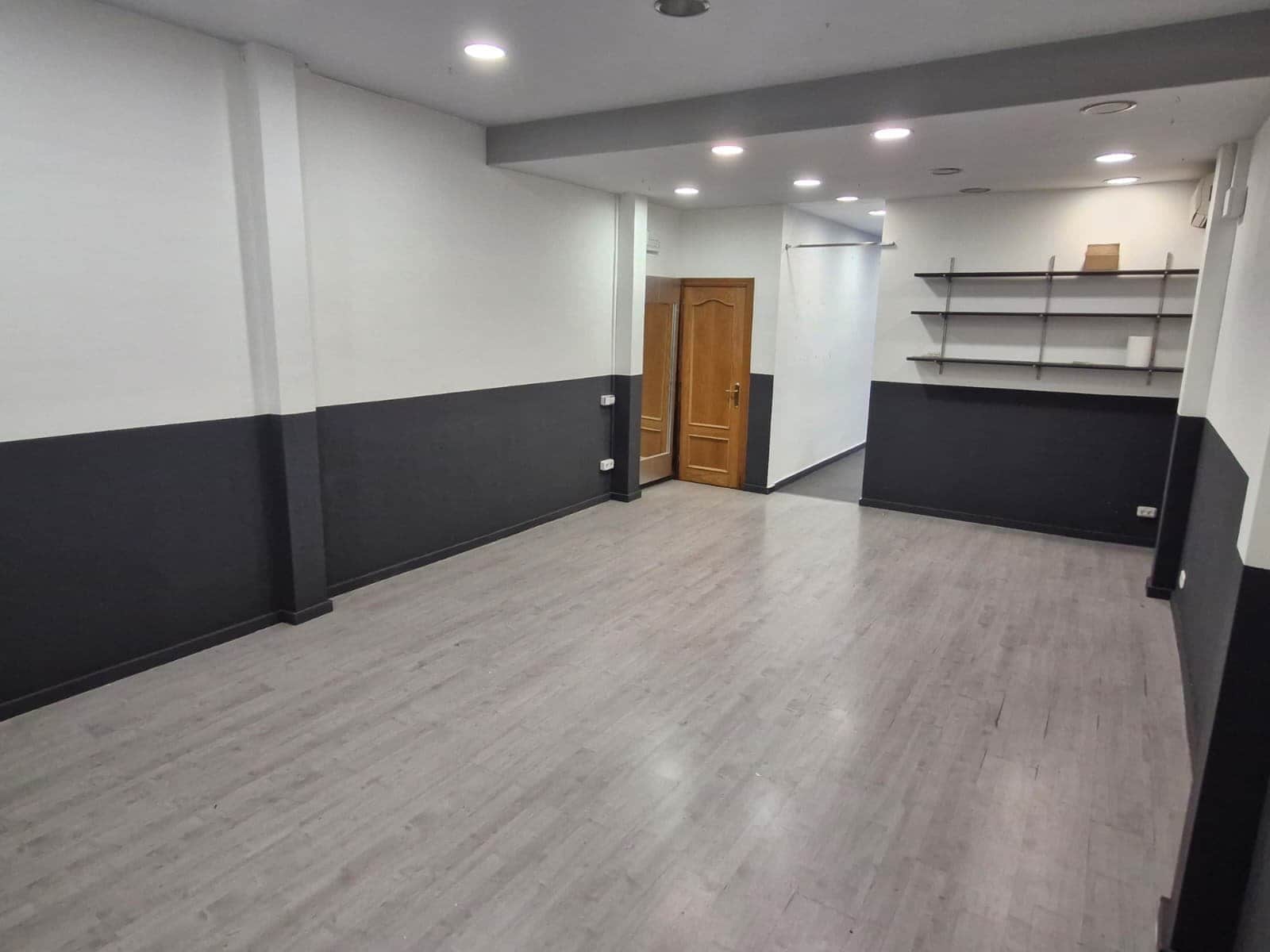 Local comercial en alquiler en Plaza de la Báscula, Molins de Rei - Foto 2